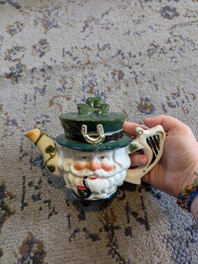 Vintage Enesco Leprechaun Tea Pot Harp Shamrock Horseshoe Accents